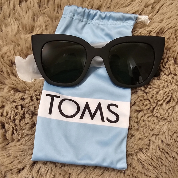 Toms Accessories - TOMS Sydney Black Traveler Sunglasses